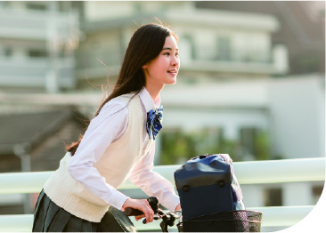 自転車で通学する生徒
